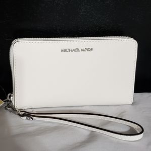 Michael Kors White Zippered Wallet